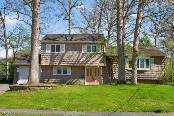 14 Bunyan Dr, Livingston Twp., NJ 07039