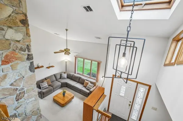 4 Valley Pl, Chester Twp., NJ 07930