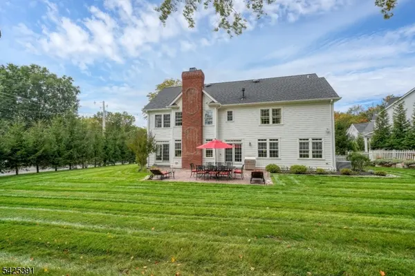 5 Meadow Ct, Madison Boro, NJ 07940