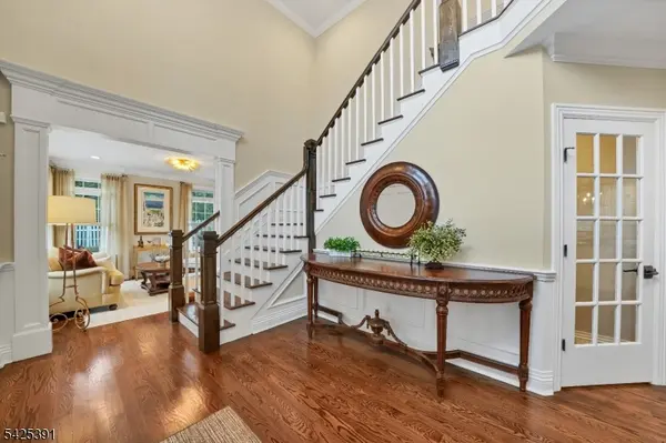 5 Meadow Ct, Madison Boro, NJ 07940