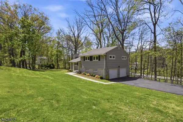 100 Old Fort Rd, Bernardsville Boro, NJ 07924