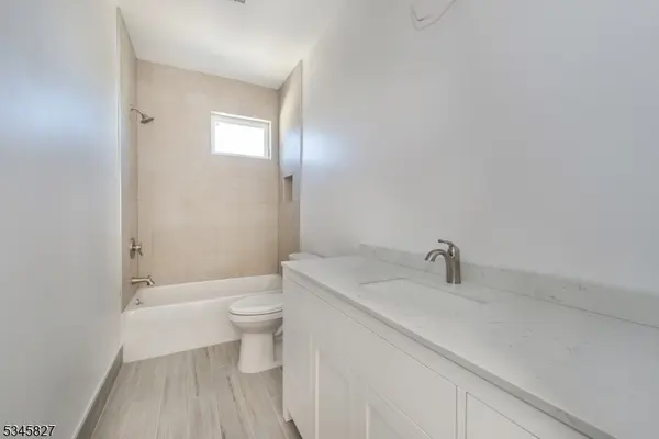 30 Bowdoin St #4, Clifton City, NJ 07013