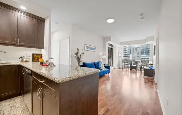 21 Grand Magazine ST #908, Toronto C01, ON M5V 1B5