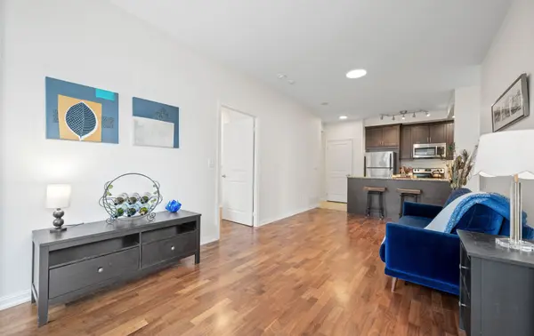 21 Grand Magazine ST #908, Toronto C01, ON M5V 1B5