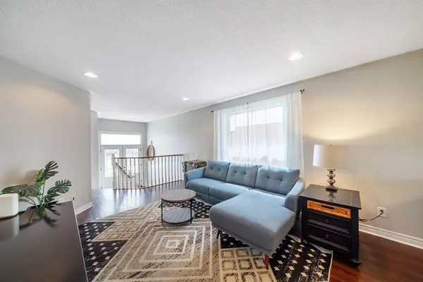 216 Mapleton AVE, Barrie, ON L4N 8T3