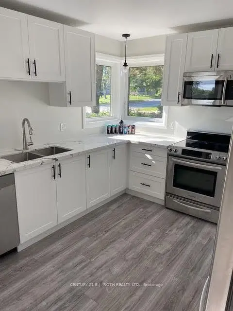 108 Nelson ST, Barrie, ON L4M 4K7