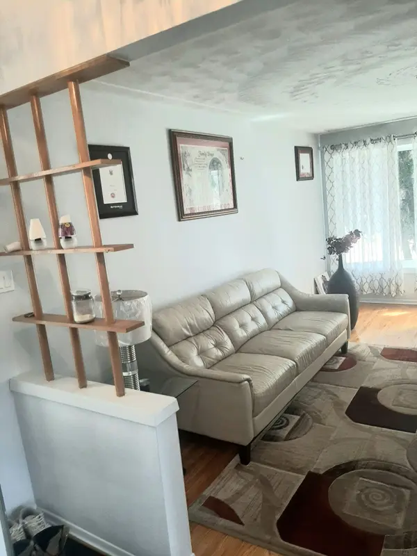 2141 Meadowbrook RD, Burlington, ON L7P 2A6