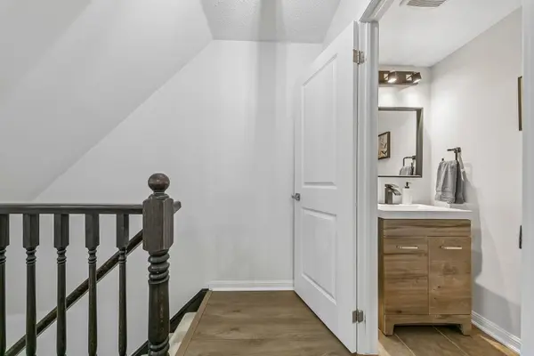 937 Nadalin HTS, Milton, ON L9T 8R2