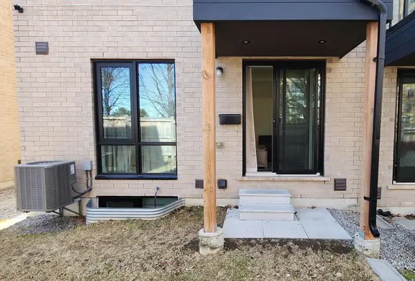 62 Pony Farm DR, Toronto W09, ON M9R 0B3