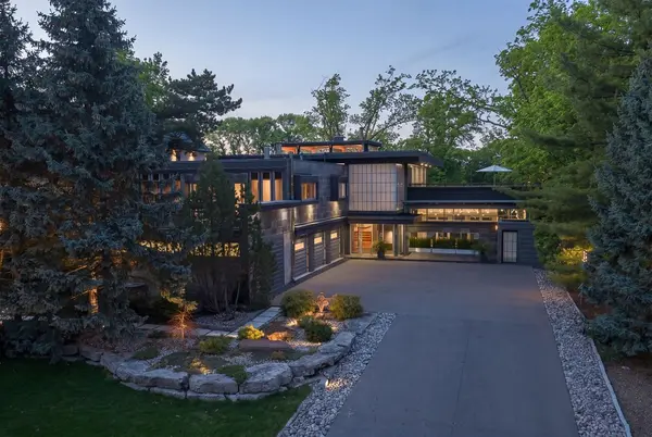 421 The Kingsway N/A, Toronto W08, ON M9A 3W1