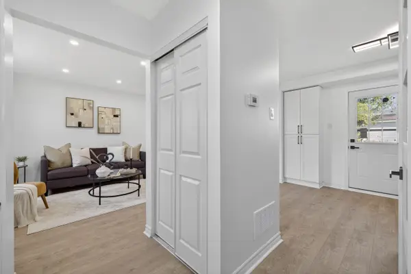 226 Old Colony RD, Kanata, ON K2L 1M7