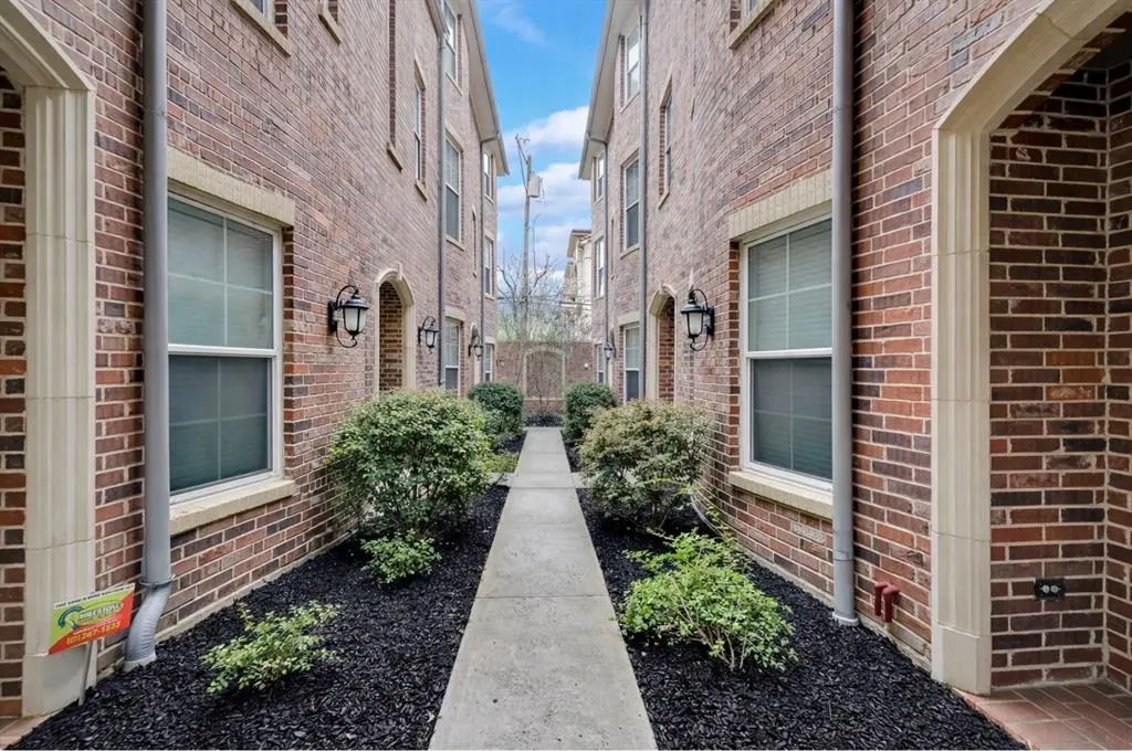 3200 Ross Avenue #28, Dallas, TX 75204