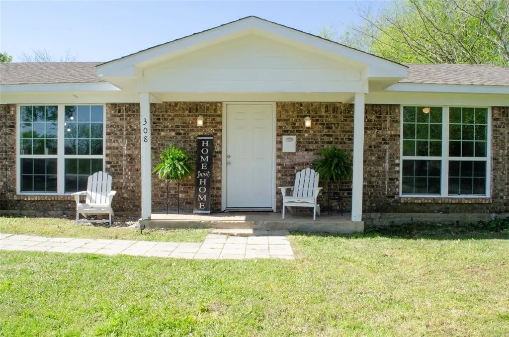 308 E Broadmore Avenue, Wills Point, TX 75169