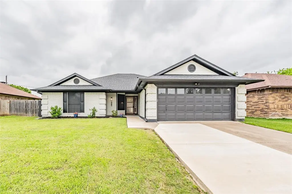 6514 Aires Drive, Arlington, TX 76001