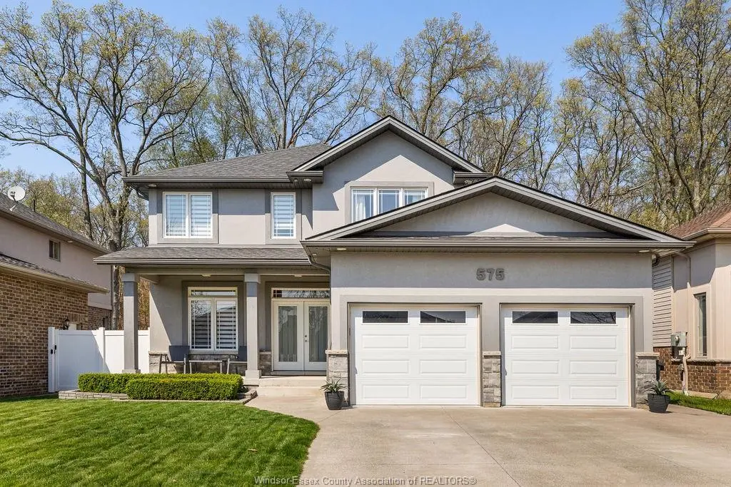 575 INTERNATIONAL, Lasalle, ON N9J 0A3