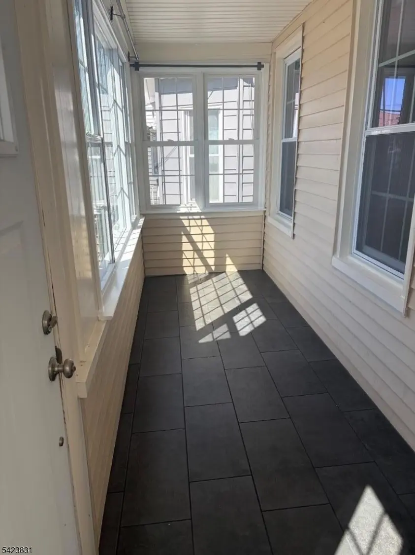 819 Garden St #1, Elizabeth City, NJ 07202