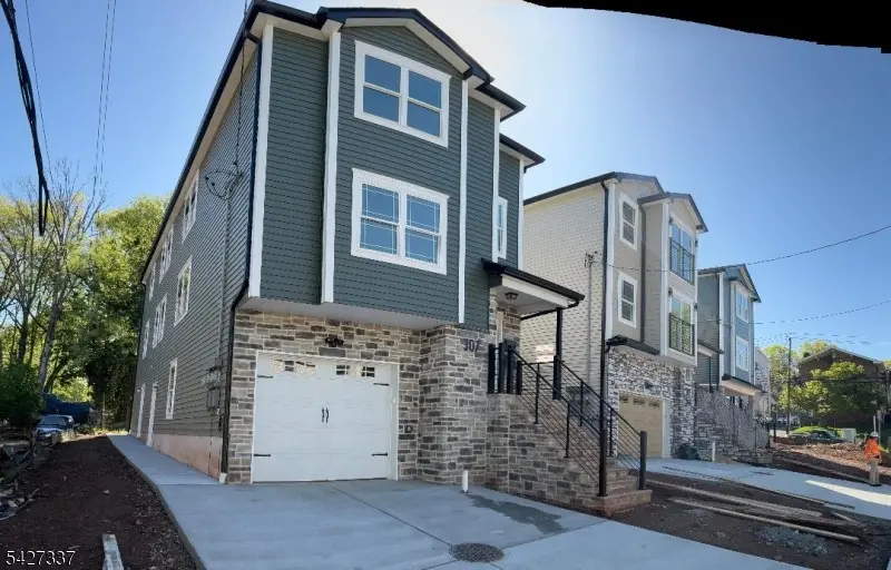 307 Chilton St, Elizabeth City, NJ 07208