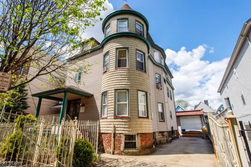 232 2nd St, Newark City, NJ 07107