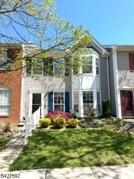 111 Columbus Dr, Franklin Twp., NJ 08823