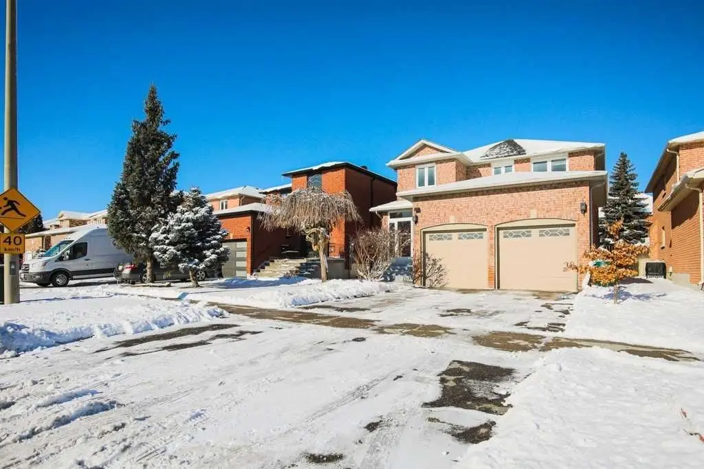 87 Woodriver ST, Richmond Hill, ON L4S 1H6