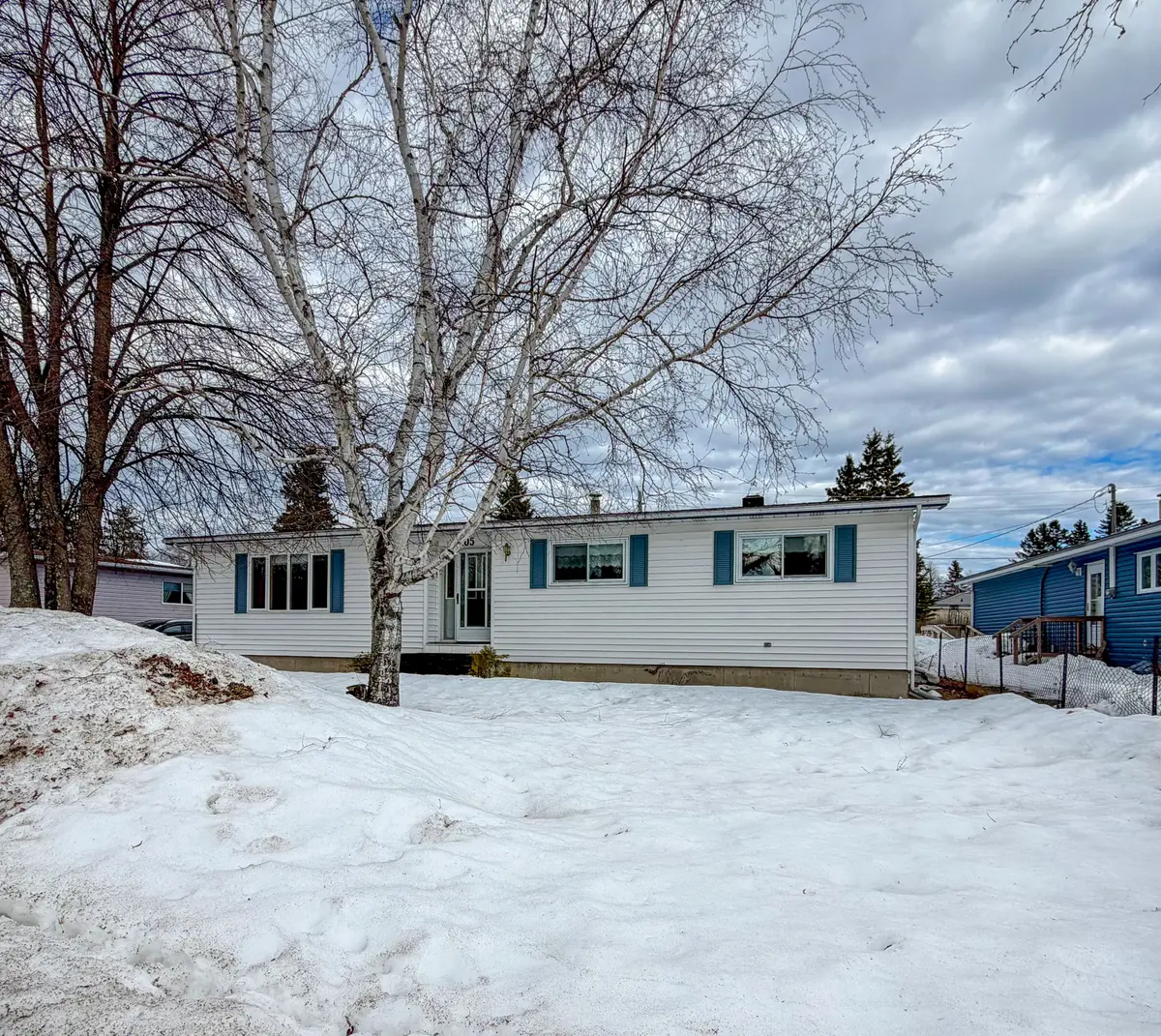 105 New Circle PL, Iroquois Falls, ON P0K 1E0