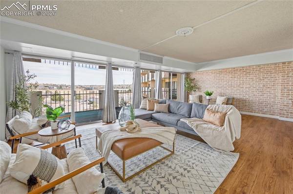 411 Lakewood CIR #A802, Colorado Springs, CO 80910