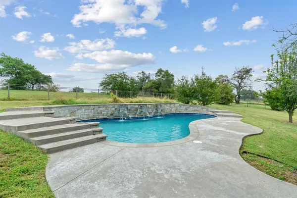 217 Naibara Trail, Weatherford, TX 76088