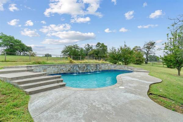 217 Naibara Trail, Weatherford, TX 76088