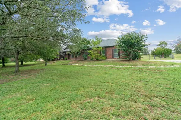 217 Naibara Trail, Weatherford, TX 76088