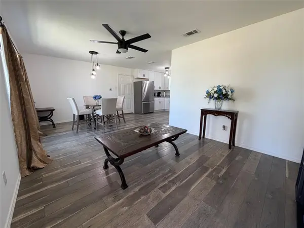 308 E Broadmore Avenue, Wills Point, TX 75169