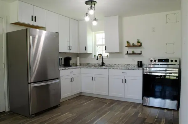 308 E Broadmore Avenue, Wills Point, TX 75169