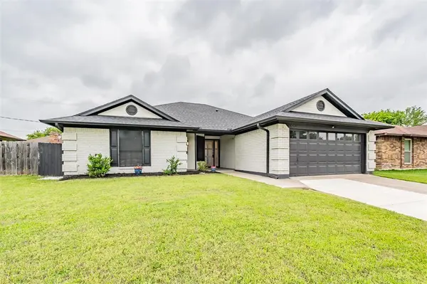 6514 Aires Drive, Arlington, TX 76001