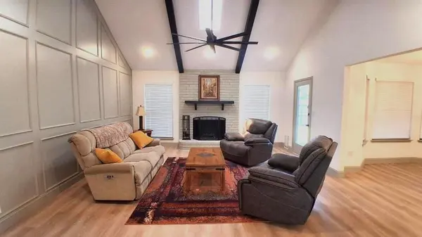 6514 Aires Drive, Arlington, TX 76001