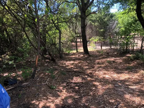 1408 Robyn Road, Azle, TX 76020