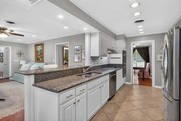 8321 Spring Lake Drive, Shreveport, LA 71106