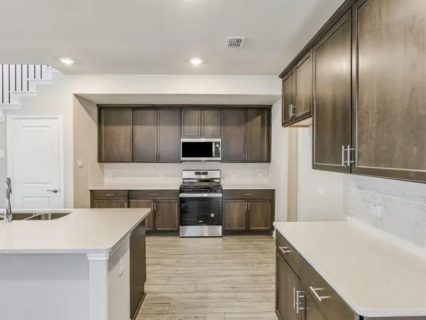 2612 Gateway Avenue, Corinth, TX 76210