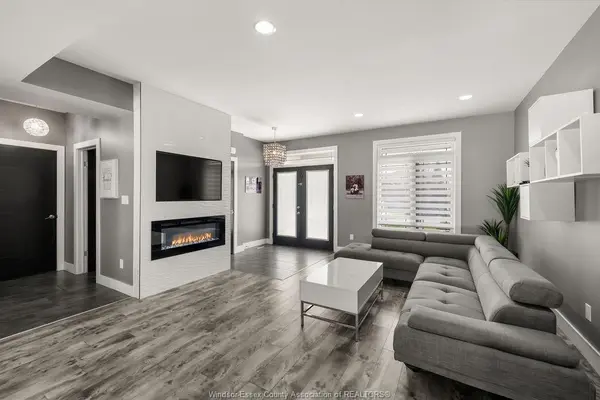 575 INTERNATIONAL, Lasalle, ON N9J 0A3