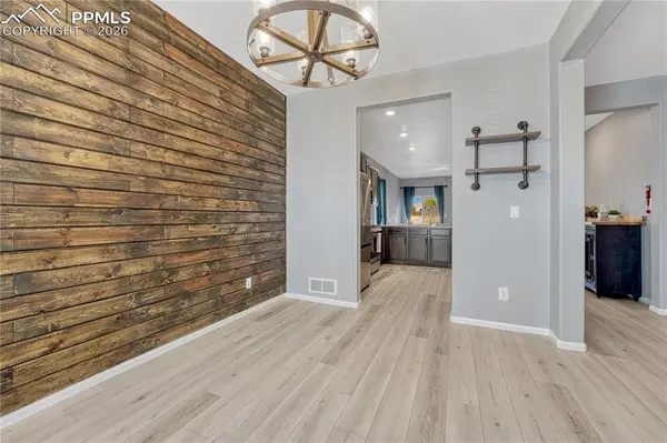 6262 Meadowbank LN, Colorado Springs, CO 80925