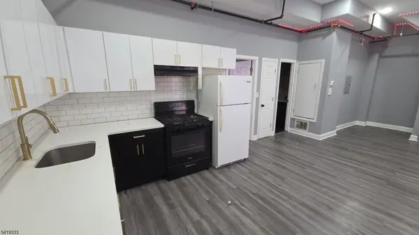 62 Lafayette St, Paterson City, NJ 07501