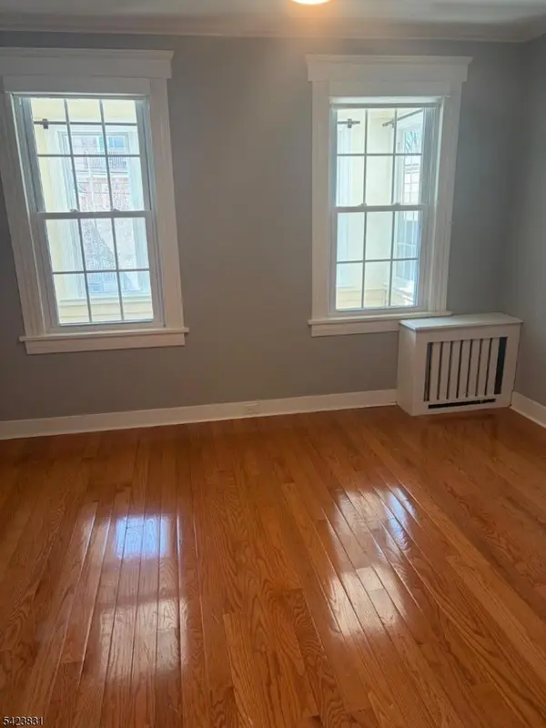 819 Garden St #1, Elizabeth City, NJ 07202