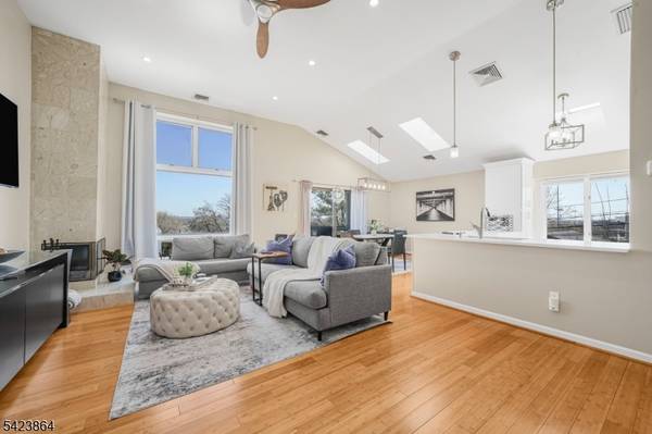 855 Valley Brook Ave #B, Lyndhurst Twp., NJ 07071