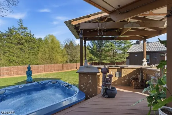 16 Hogback Rd, Franklin Twp., NJ 08867