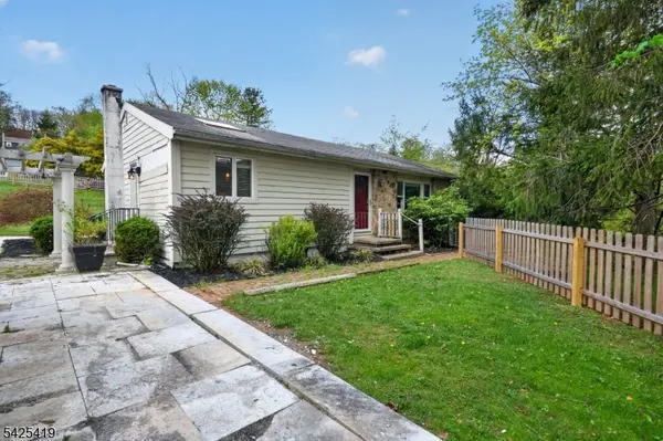 118 Hillside Ter, Lebanon Twp., NJ 07830