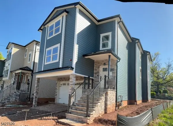 301 Chilton St, Elizabeth City, NJ 07208