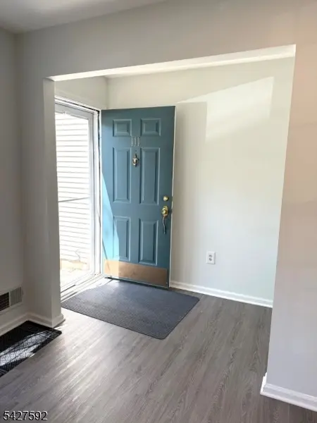 111 Columbus Dr, Franklin Twp., NJ 08823