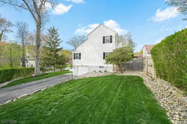 18 Cabot Ln, Kinnelon Boro, NJ 07405