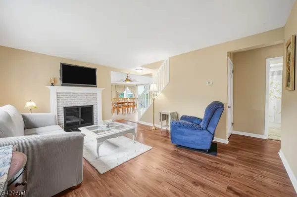 18 Cabot Ln, Kinnelon Boro, NJ 07405