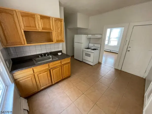 1425 Lexington Pl, Elizabeth City, NJ 07208