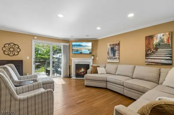 1 Beekman Hill Rd, Caldwell Boro Twp., NJ 07006