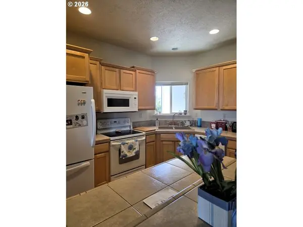 2133 NW DUSK DR, Hermiston, OR 97838